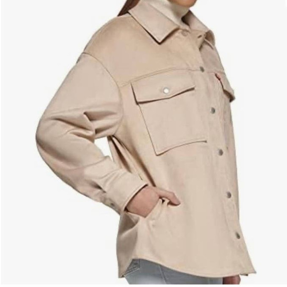 Levi's Jackets & Blazers - Levi's Women's Soft Faux Suede Shirt Jacket Sand Size L Pockets Shorty Trucker